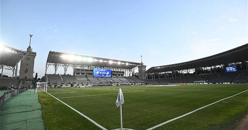 Сколько продано билетов на матч с Айнтрахтом?