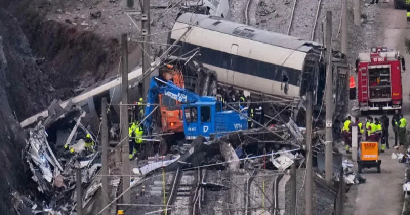 İspaniyada dəmir yolu qəzası baş verib, maşinist ölüb, 15 yaralı var