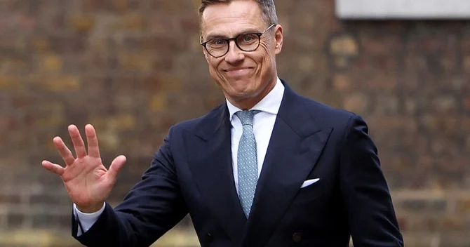 Finlandiya Qrenlandiya ilə bağlı NATO sammitinin keçirilməsini istəyib