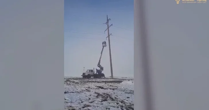 Азеришыг продолжает круглосуточные работы по восстановлению электроснабжения на юге страны