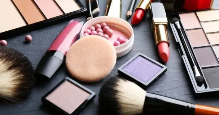 Bakıda kuryerlər müştərinin kosmetoloji vasitələrini oğurladılar