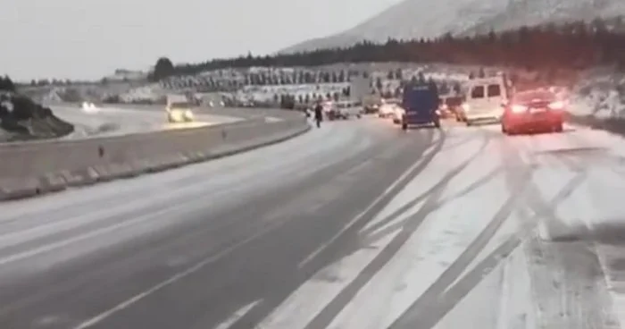 Sürücülər oxusun Aeroport yolu buz bağlayıb