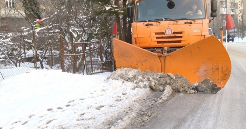 Yollar qardan və buzdan təmizlənib AAYDA