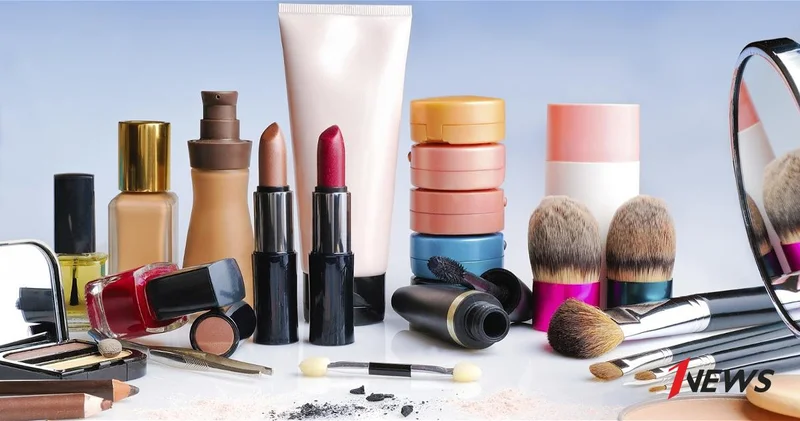 В Баку курьеры похитили косметику на 1800 манатов и перепродали её