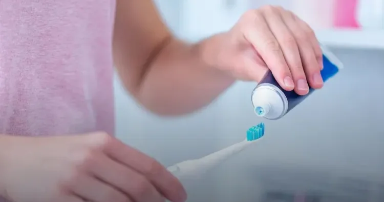 Diş məcunu seçərkən nələrə diqqət etməliyik? Həkim AÇIQLADI