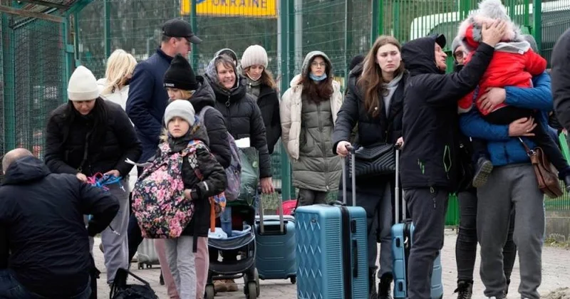 Əhali Kiyevi kütləvi şəkildə tərk edir Şəhər humanitar fəlakət astanasındadır