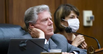 Konqresmen, yoxsa ucuz şoumen?