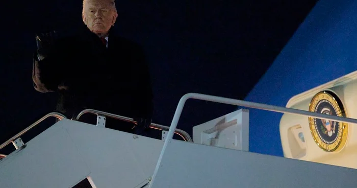 Самолет вылетевшего в Давос Трампа возвращается в США из за технической неисправности Minval Politika