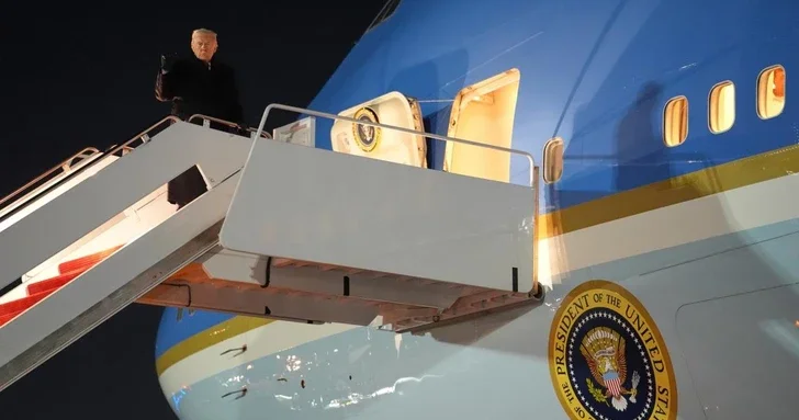 У самолета Трампа после взлета зафиксированы неполадки