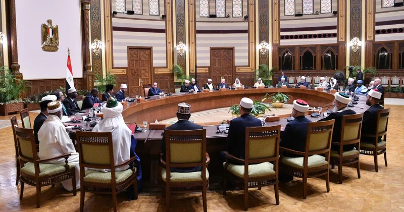 Misir Prezidenti beynəlxalq konfrans iştirakçılarını qəbul edib