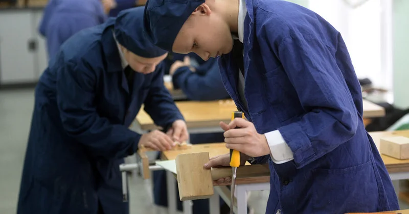 Российские школьники будут собирать беспилотники на уроках Minval Politika