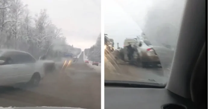 Ötmə zamanı iki maşın toqquşdu; 2 nəfər öldü, 2 yaralı var VİDEO