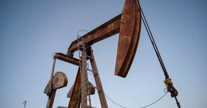 Neft qiymətləri aşağı düşür