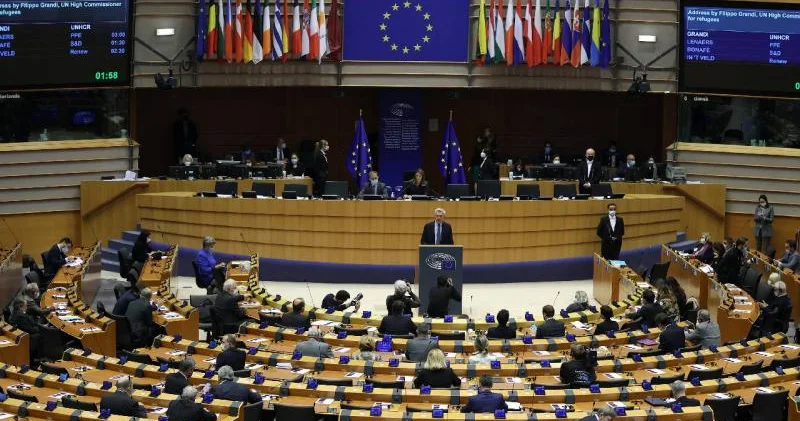 Avropadan Trampa ilk rəsmi dirəniş Parlament ABŞ la ticarət anlaşmasını müzakirədən çıxardı