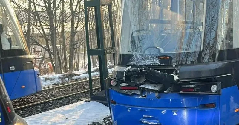 В Кракове столкнулись трамваи: есть пострадавшие