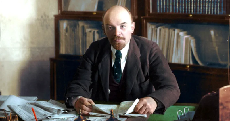 Alman casusu, fırıldaqçı və homoseksual Lenin haqqında deyilənlər və yazılanlar