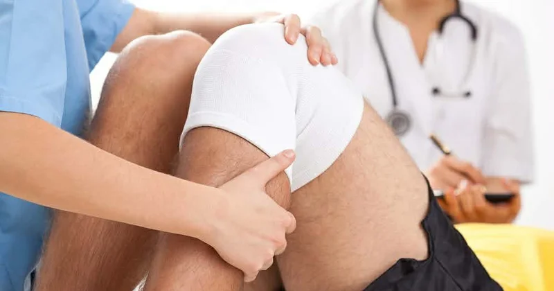 Diz oynağının dəyişdirilməsindən sonra yüksəkdozalı C vitamininin təsiri