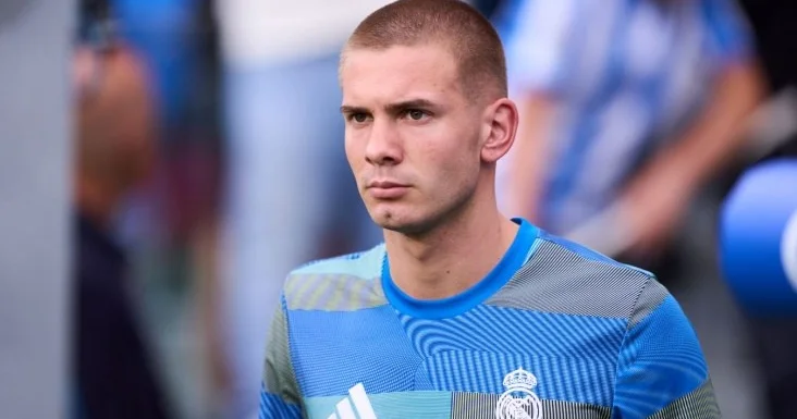 Argentinalı “Real”ın tarixinə düşdü