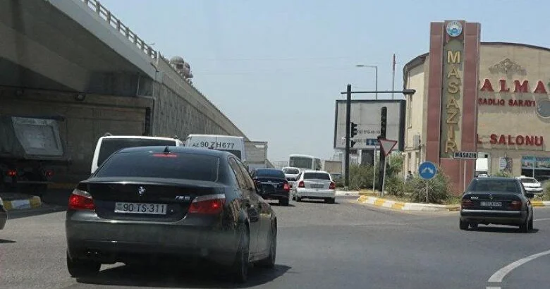 Masazırda 3 bina işıqsız qalıb, qaz da yoxdur Soyuqdan sakinlər avtomobillərində gecələyir