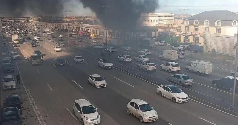 Пожар на объекте в Баку осложнил проезд по ключевому проспекту ФОТО ВИДЕО