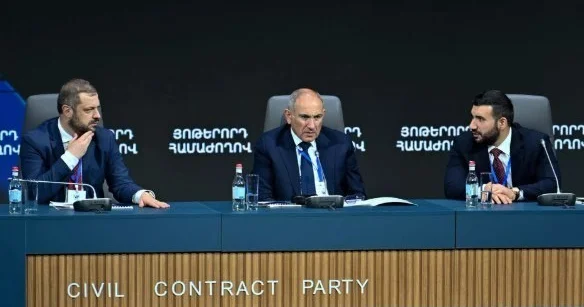 Пашинян нашел замену Симоняну