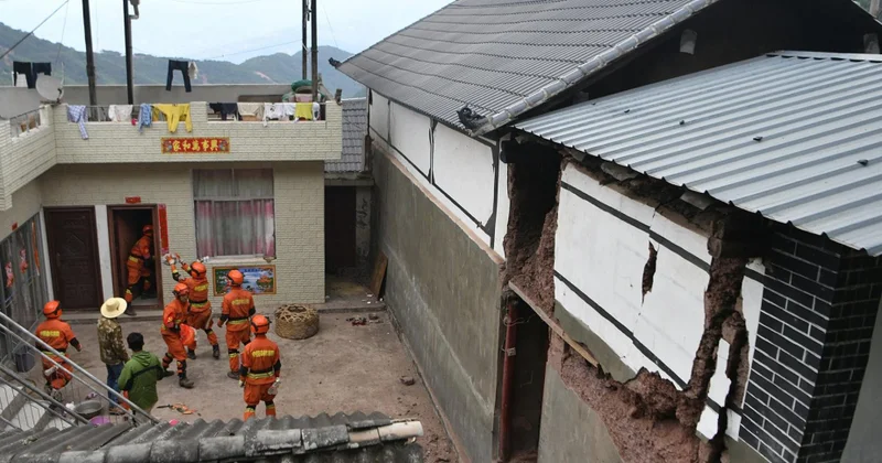 Землетрясение в Китае повредило свыше 1900 домов