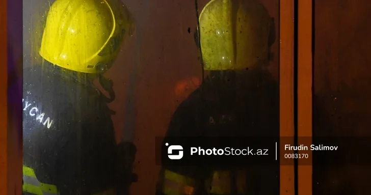 В Наримановском районе Баку горит объект