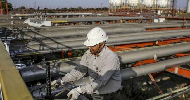 Hindistan Rusiya neftini Yaxın Şərqlə əvəzləyir Reuters