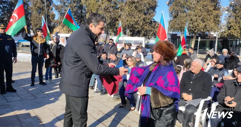 Вернувшейся в Ханкенди первой группе переселенцев вручены ключи от квартир ФОТО ОБНОВЛЕНО