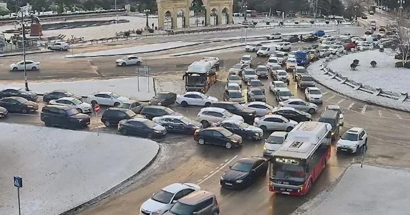 “10 yolda tıxac var” NİİM