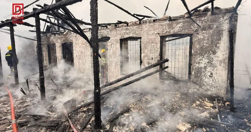 Ucarda ev yanaraq külə döndü FOTO/VİDEO