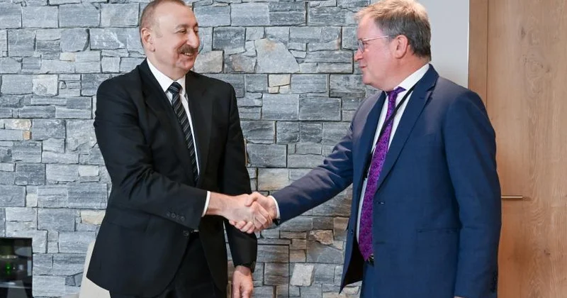 Prezident İlham Əliyev Davosda “Vitol” şirkətinin baş icraçı direktoru ilə görüşüb