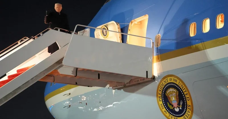 Trampın təyyarəsi havaya qalxdıqdan sonra problemlə üzləşdi FOTO