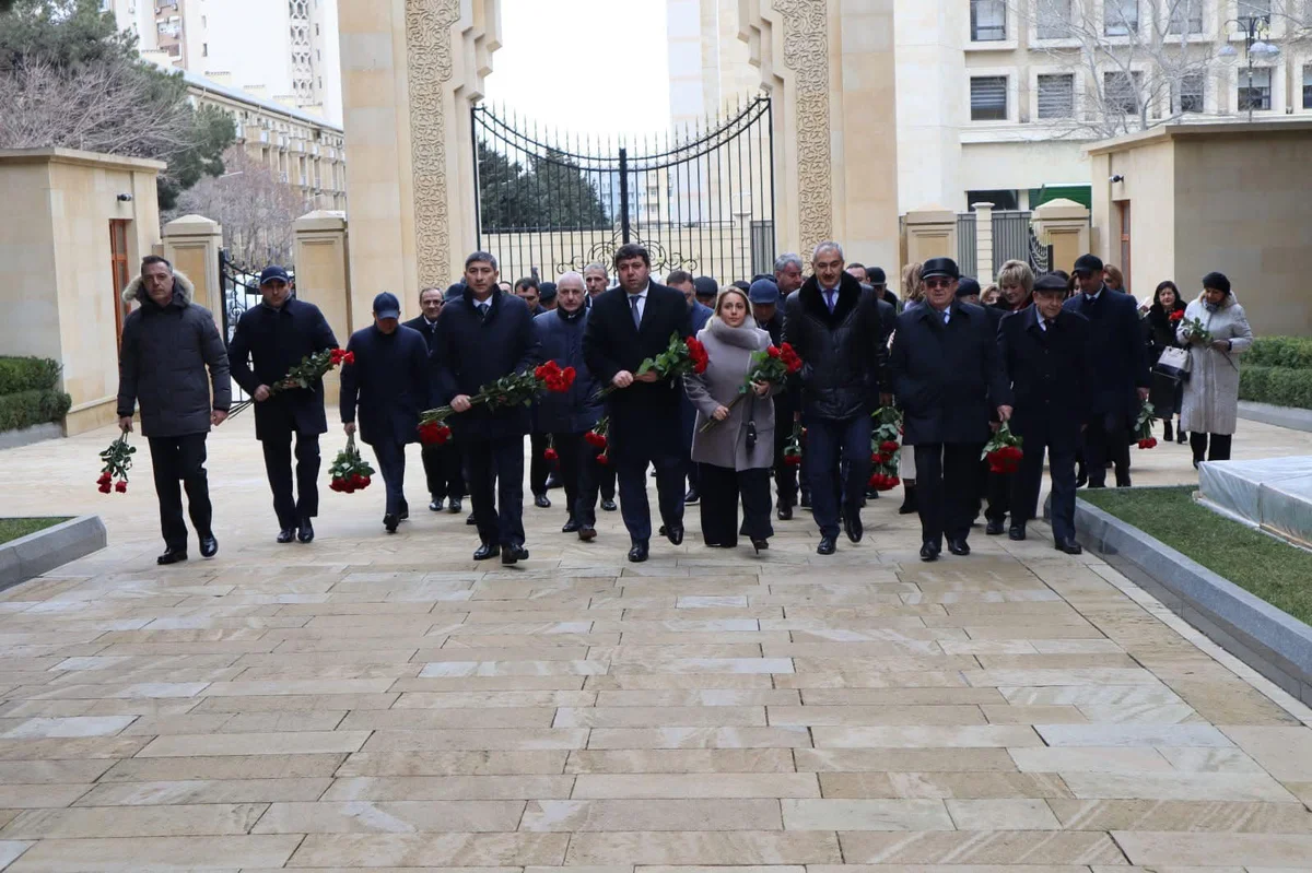 YAP Yasamal rayon təşkilatının 32 ci ildönümü tədbiri keçirildi Fotolar