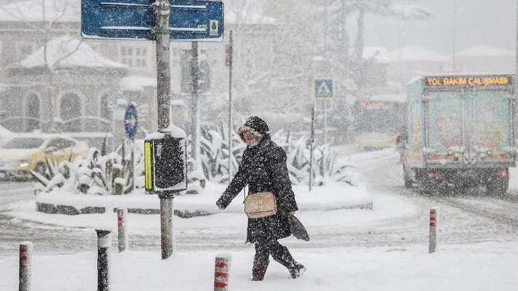 Faktiki hava: Əksər yerlərə qar yağır yerlərə qar yağır