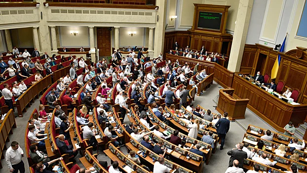 Rada bəyan edib ki, Kiyev Qərbin pulu olmadan hər qəpiyi saymalı olacaq