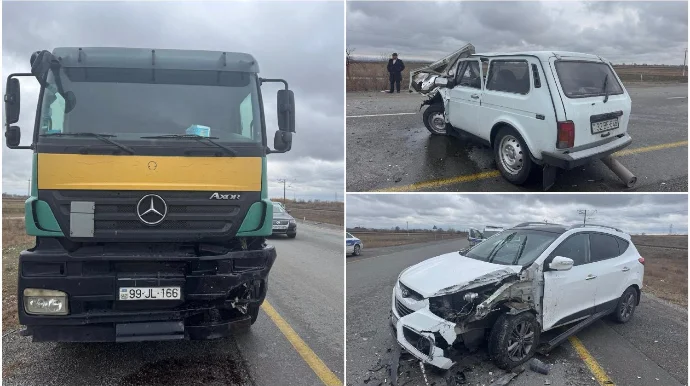 Yevlaxda zəncirvari qəza: Üç maşın toqquşdu, yaralı var FOTO