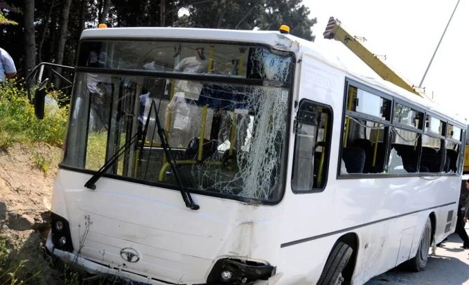 Bakıda avtobus qəzası: ölən var KONKRET