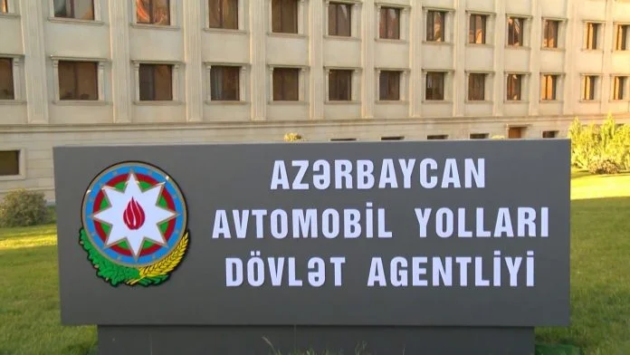 Yollarda qar təmizlənir, buzlaşmanın qarşısı alınır