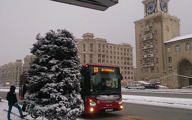 Sərnişinlərin nəzərinə: bu gün avtobuslar...