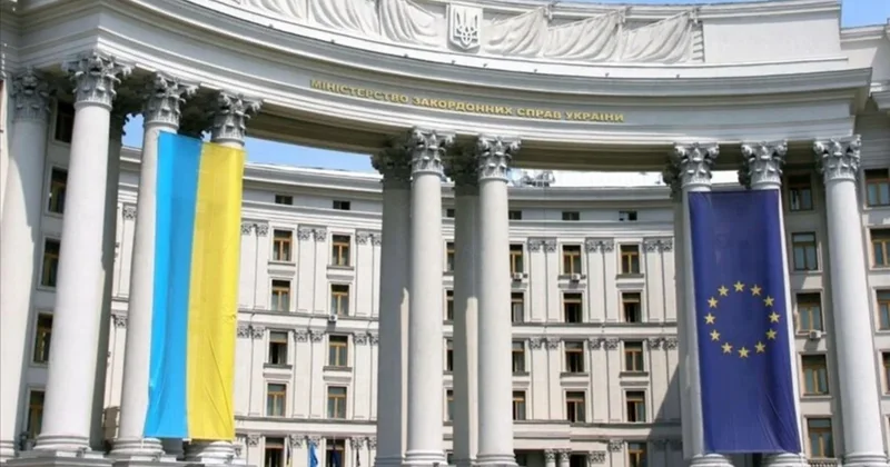 МИД Украины: Ультиматумы следует отправлять в Кремль, а не в Киев