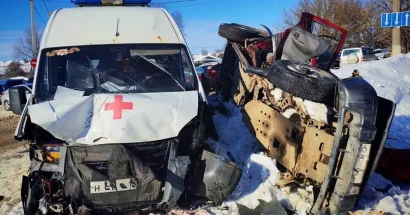 В российском городе произошло ДТП с каретой скорой помощи