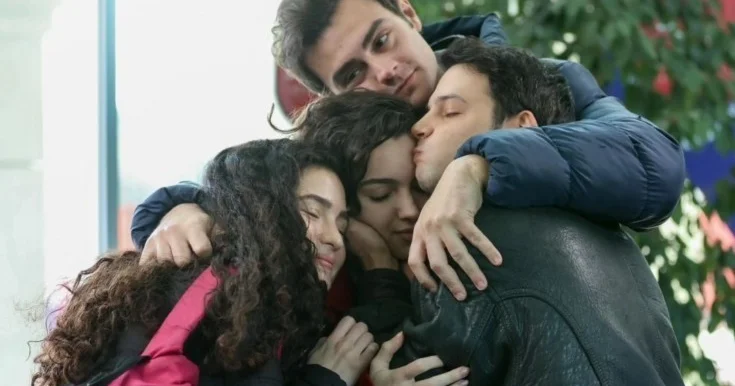 Kardeşlerim in aktyoru məşhur serialda Foto