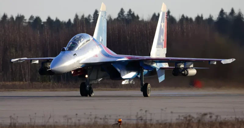 СМИ: Российский истребитель сел в Казахстане