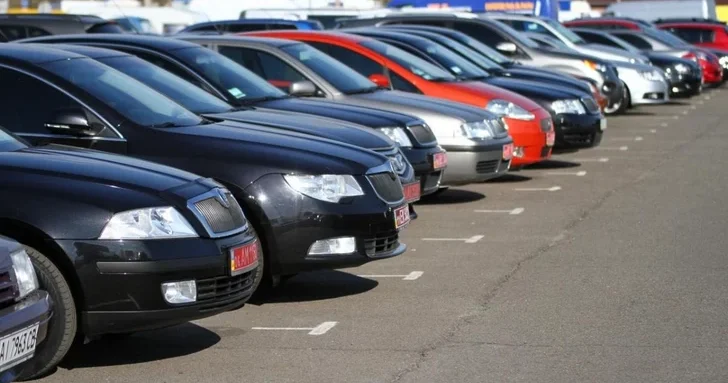 Служебные автомобили восьми госструктур Азербайджана выставят на торги