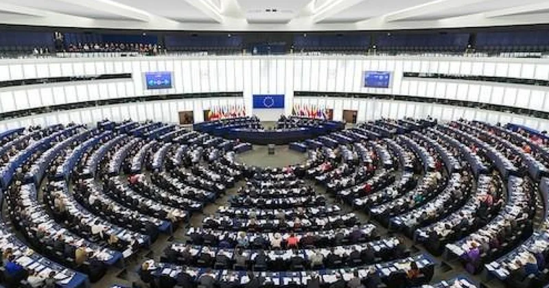 Европарламент созывает экстренное заседание