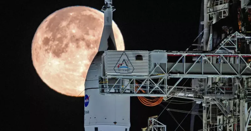 NASA в марте планирует отправить астронавтов к Луне