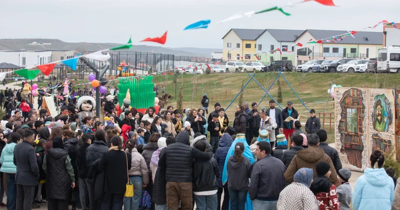 Cəbrayıl rayonunun yenidən qurulan Horovlu kəndində Novruz festivalı və sərgi satış yarmarkası keçirildi (FOTO/VİDEO)