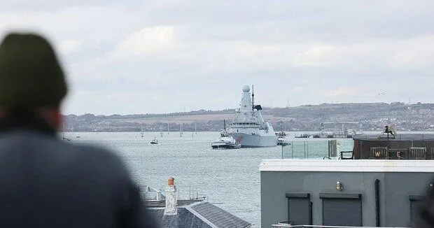 Неизвестные попытались проникнуть на базу ВМС Британии