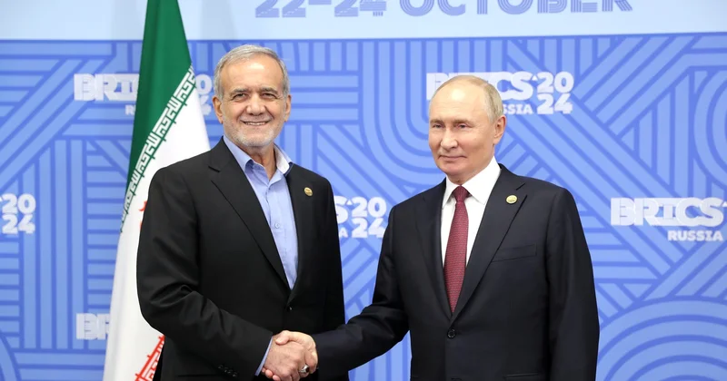 Putin Pezeşkiana mesaj yolladı: İranın yanındayıq!